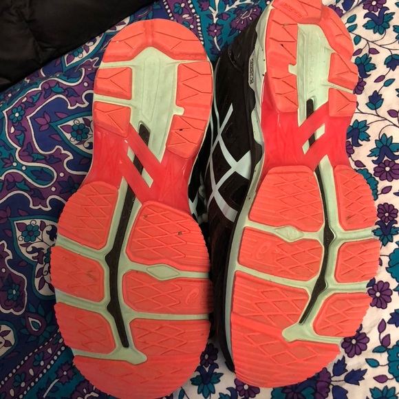 ASICS RUNNNING SHOES - Picture 4 of 4